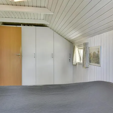 Herbert - 1km From The Sea By Interhome Feriehus